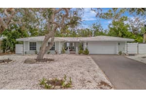 567 Venice Ln, SARASOTA