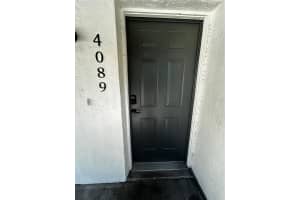 4089 Lake Forest Dr, SARASOTA