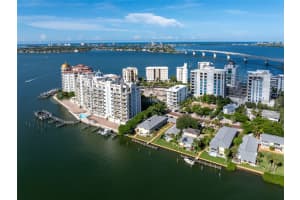 509 Golden Gate Pt #4, SARASOTA