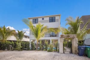 2415 Avenue B, BRADENTON BEACH