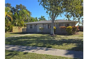 613 Casabella Dr, BRADENTON