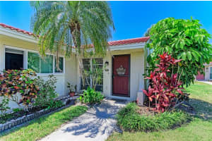 2121 Pueblo Cir #v6, SARASOTA