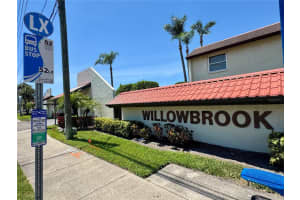 1100 E Bay Dr #3, LARGO 1100 E Bay Dr #3, LARGO