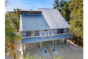 356 Island Cir, SARASOTA