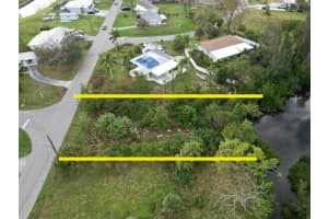 108 Barre Dr Nw, PORT CHARLOTTE