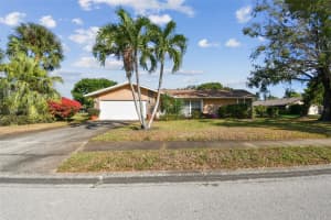 6702 Pointe West Blvd, BRADENTON