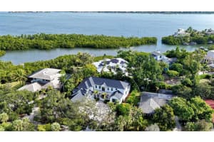 656 Tropical Cir, SARASOTA