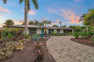 4508 Woodside Rd, SARASOTA