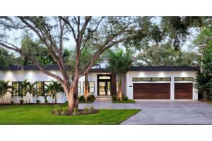1429 N Lake Shore Dr, SARASOTA
