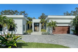 1421 N Lake Shore Dr, SARASOTA