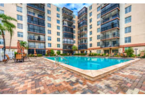 2901 26th St W #320, BRADENTON