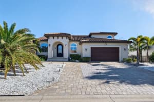 562 Ranger Ln, LONGBOAT KEY