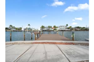 34 Seaside Ct, HOLMES BEACH