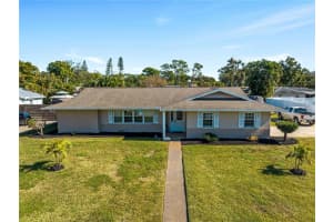 2003 49th St W, BRADENTON