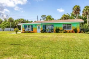 156 Myakka Dr, VENICE
