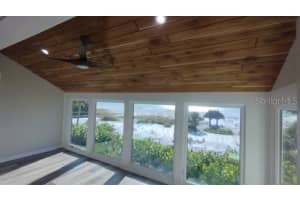 1013 W Peppertree Dr #115, SARASOTA