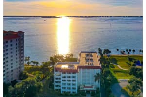 1100 Imperial Dr #608, SARASOTA