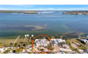 2215 Avenue A, BRADENTON BEACH