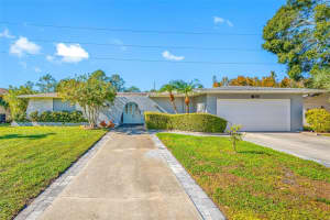 1862 Del Robles Dr, CLEARWATER