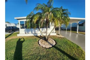 808 53rd Ave E #67, BRADENTON