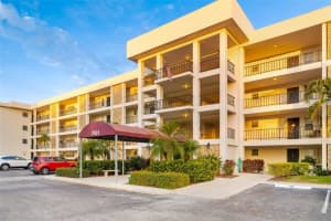 7461 W Country Club Dr #404, SARASOTA