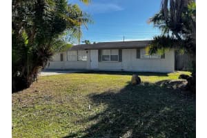 425 Palmetto Dr, VENICE