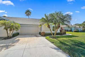 1611 Fairway Oaks Dr, PALMETTO