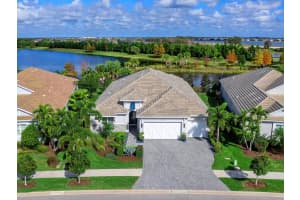 8262 Grande Shores Dr, SARASOTA
