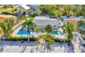 207 75th St #e, BRADENTON BEACH