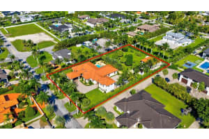 10181 Nw 131st St, HIALEAH