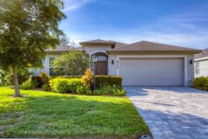 6722 W Country Club Ln, SARASOTA