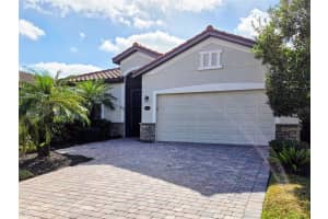 6880 Willowshire Way, BRADENTON