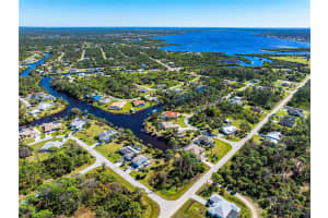 1096 Campbell St, PORT CHARLOTTE