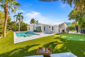 414 79th St, HOLMES BEACH