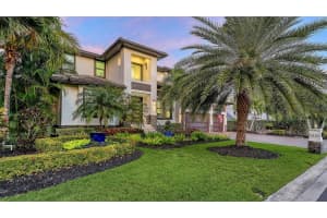 5326 Siesta Cove Dr, SARASOTA