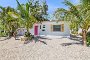 3014 Gulf Dr, HOLMES BEACH