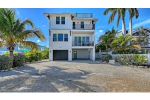 2206 Avenue A, BRADENTON BEACH