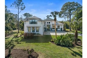 960 Highland Cir, NOKOMIS