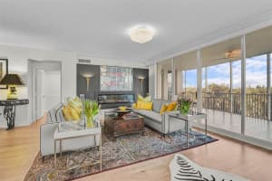 385 N Point Rd #304, OSPREY