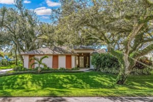 4502 Friar Tuck Ln, SARASOTA