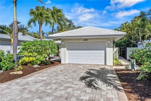 1320 Moonmist Dr #b-11, SARASOTA