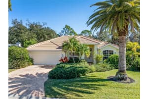 8468 Woodbriar Dr, SARASOTA