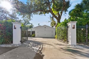 1740 S Orange Ave, SARASOTA