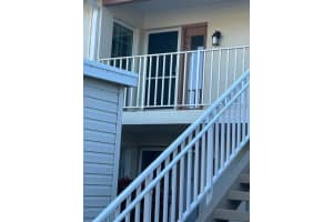 200 Silver Lake Dr #203, VENICE