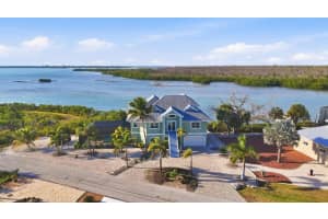 1910 Oregon Trl, ENGLEWOOD 1910 Oregon Trl, ENGLEWOOD