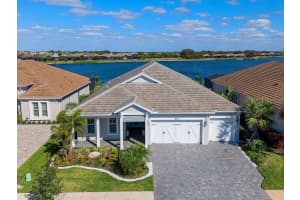 8043 Waterbend Trl, SARASOTA