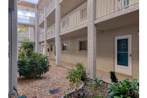 1330 Glen Oaks Dr E #174d, SARASOTA