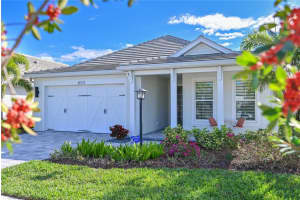 8055 Slipway Dr, SARASOTA