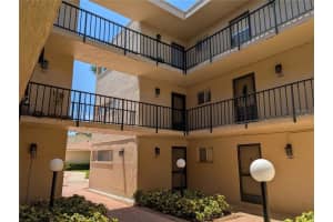 2763 Woodgate Ln #201, SARASOTA