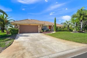 352 Ardenwood Dr, ENGLEWOOD